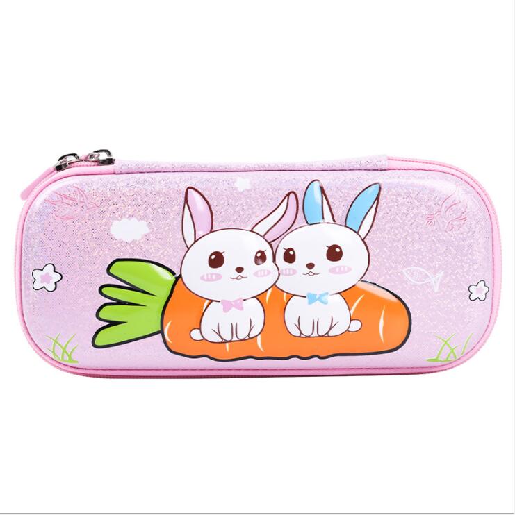 Couleur rose de la bo&icirc;te &agrave; stylo de dessin anim&eacute; Eva 3D