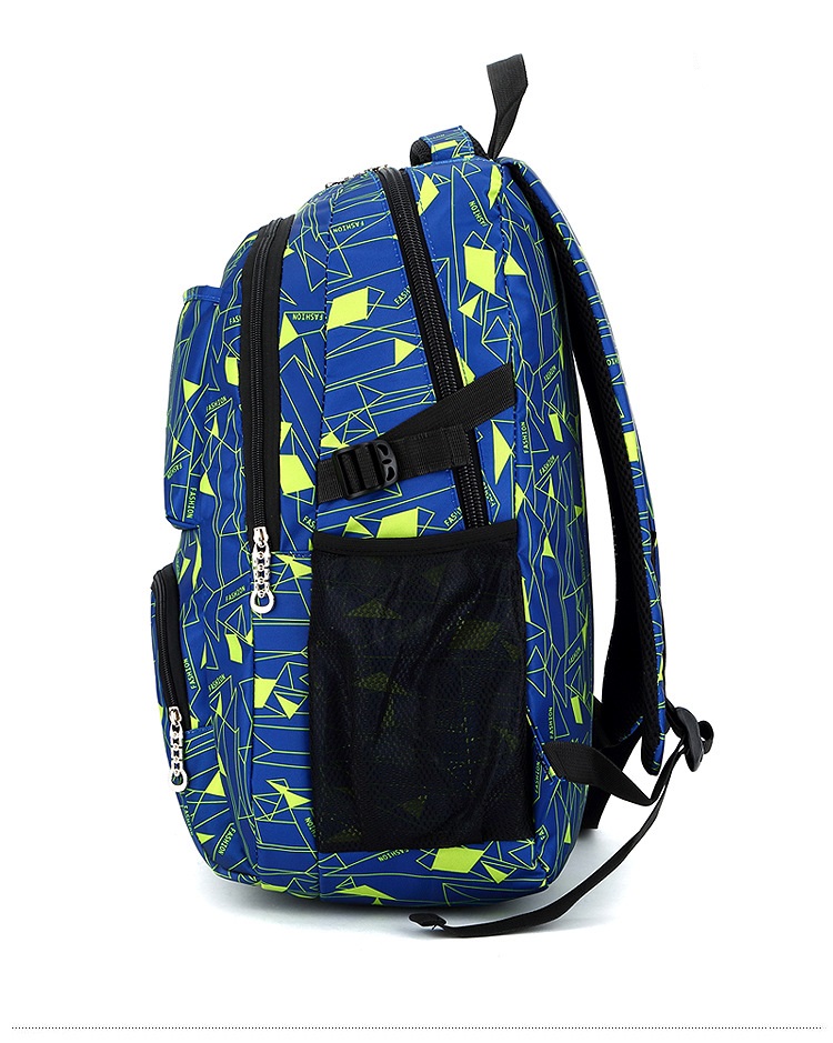 Vue lat&eacute;rale du sac &agrave; dos ext&eacute;rieur