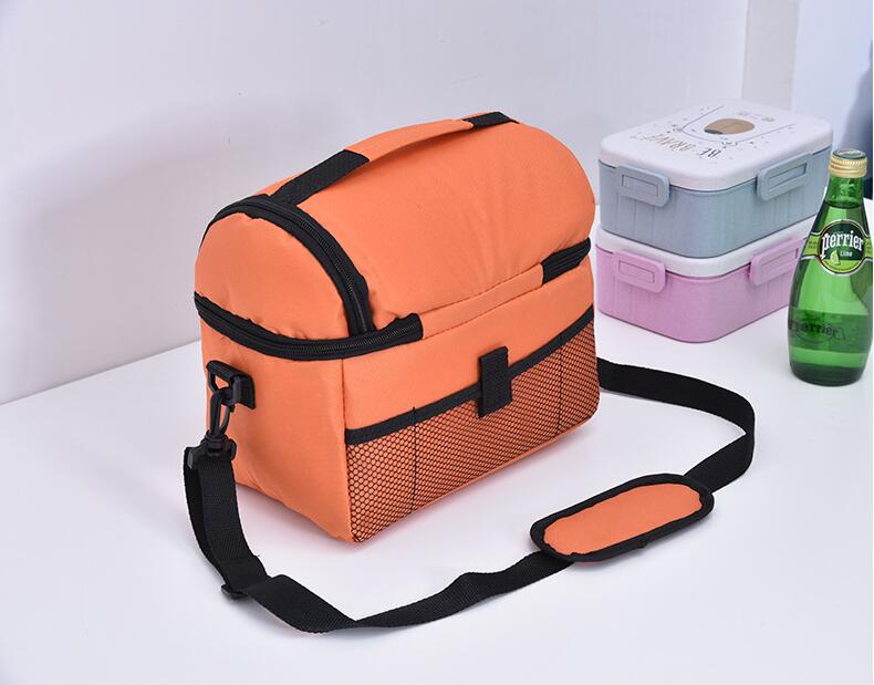 Poche frontale de sac &agrave; lunch thermique