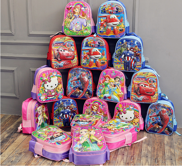 Plus de conceptions de sac d'&eacute;cole 3D dessin anim&eacute;