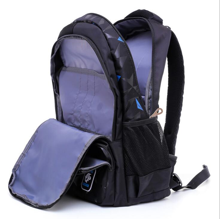 Ouverture du sac &agrave; dos imperm&eacute;able