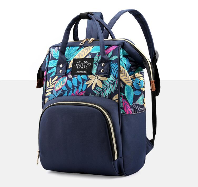 Vue lat&eacute;rale du sac de nappy b&eacute;b&eacute;