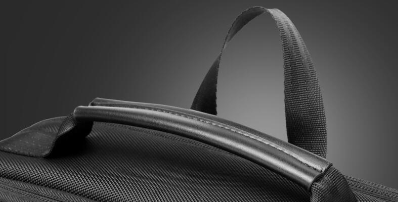 Poign&eacute;e du sac d'ordinateur portable de voyage d'affaires